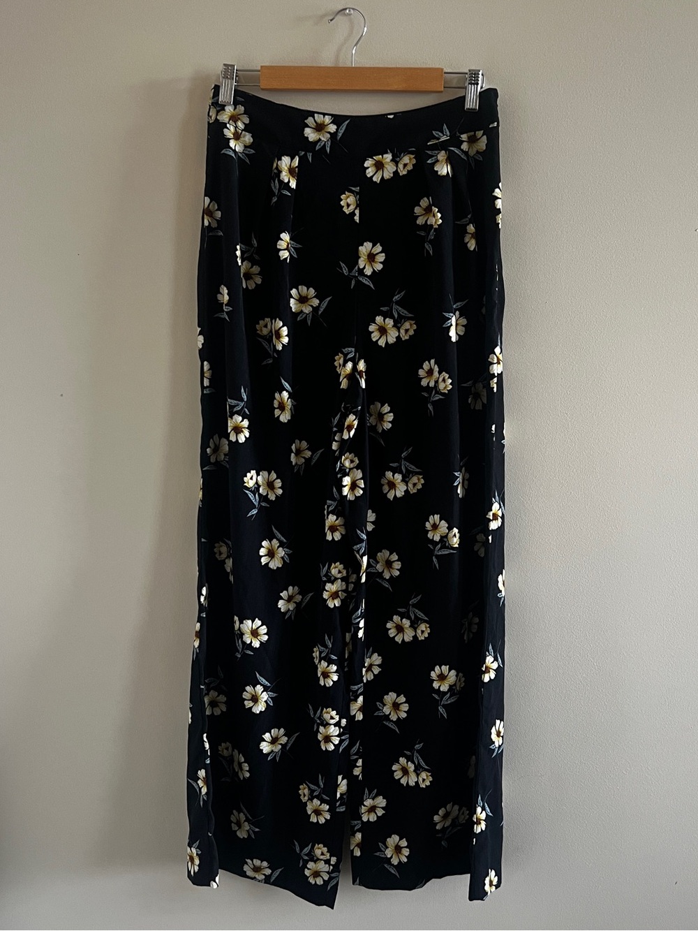 Xhilaration Flowy Floral Pants